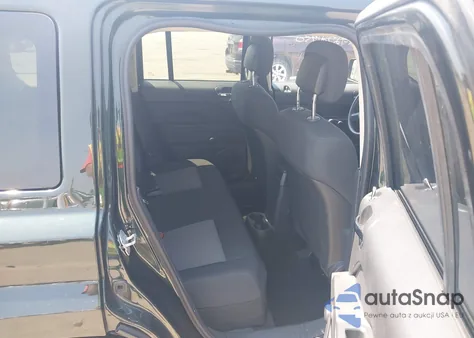 2010 Jeep Patriot Sport из США, поврежденный, VIN 1J4NT1GA5AD652604